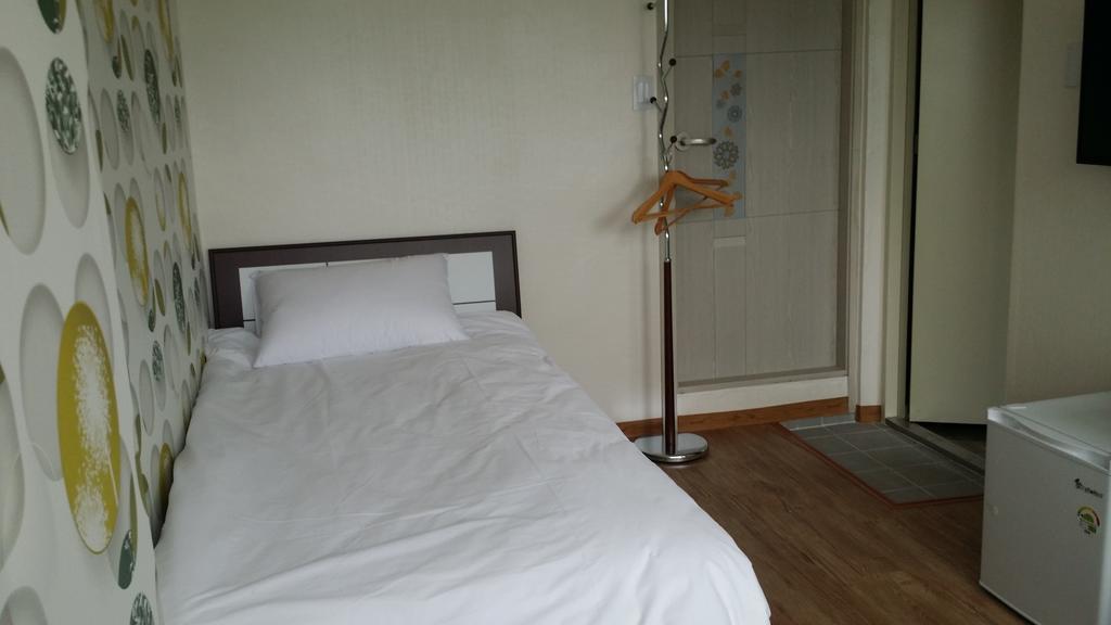Hamory Guesthouse Dongdaemun Seúl Habitación foto